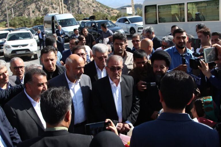 افتتاح سالن ورزشی کارگران سی‌سخت